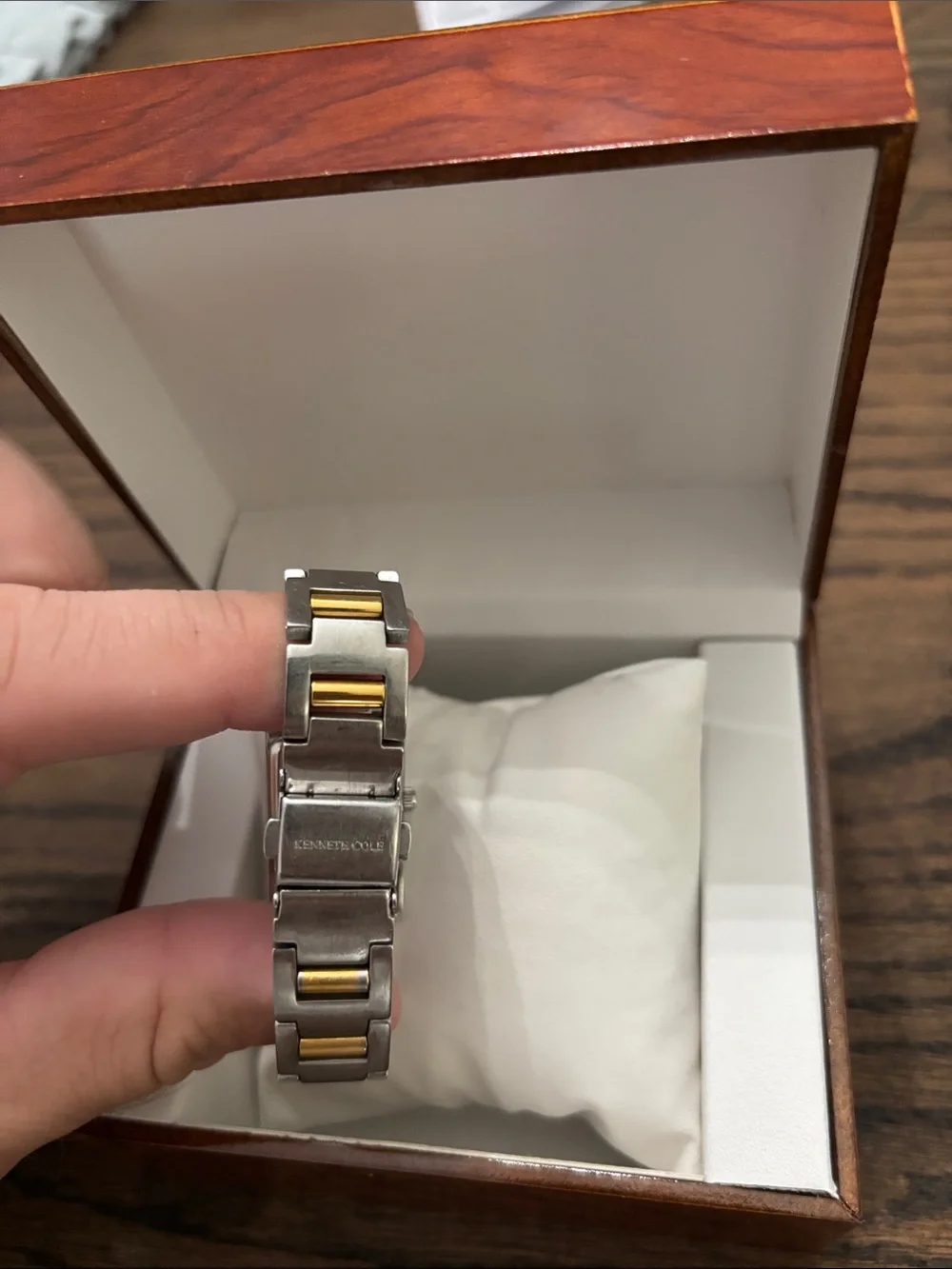 Kenneth Cole light papers look
